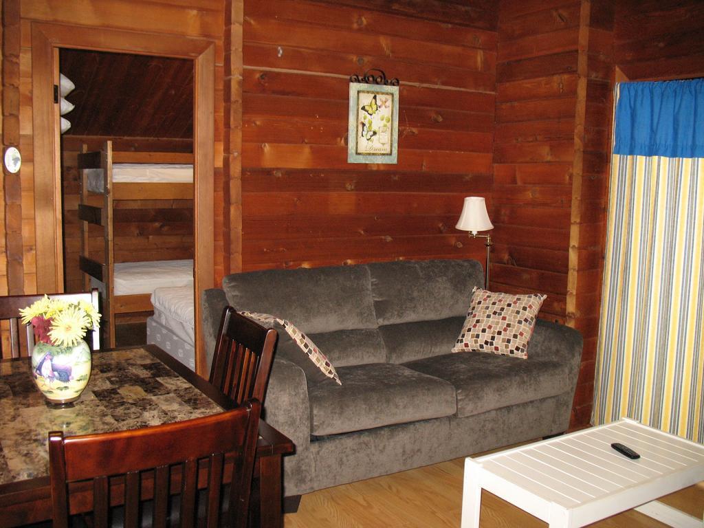 Forest Lake Camping Resort Lakefront Cabin 8 Advance Exterior foto